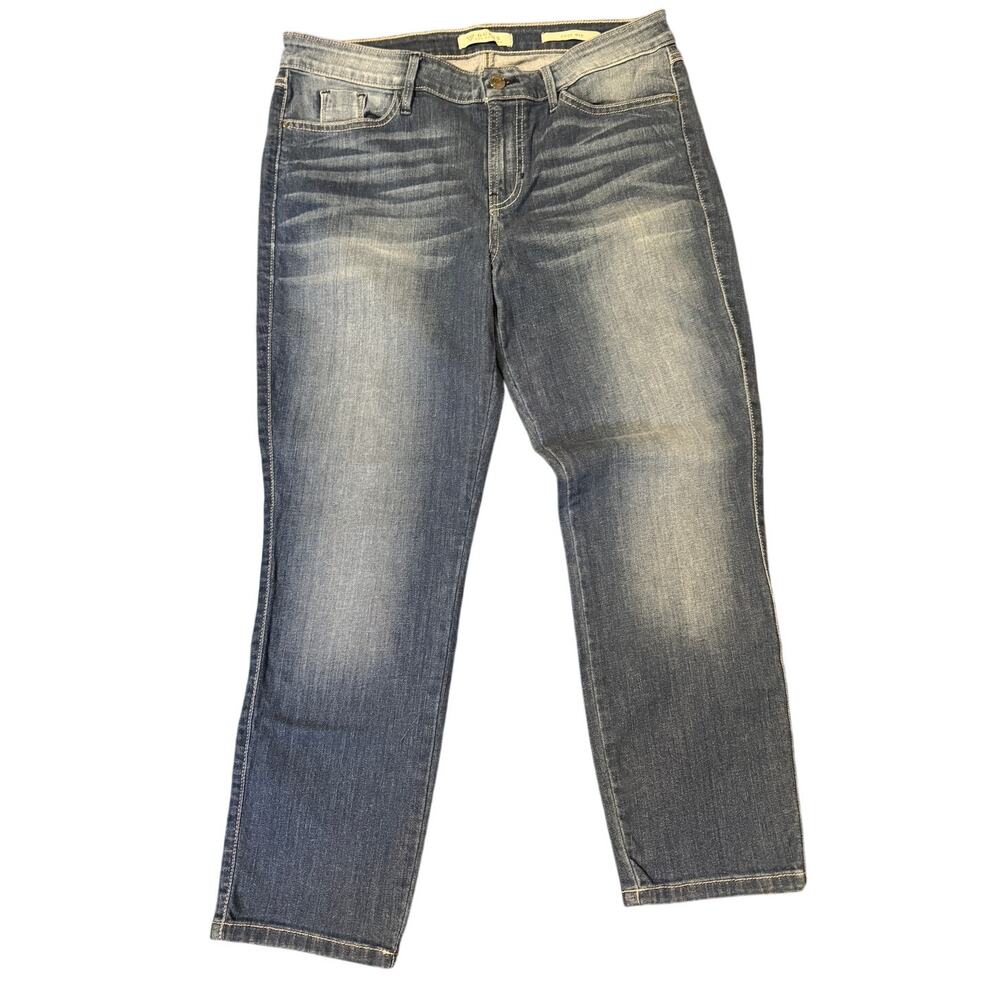 GUESS Crop Mid-Rise Jeans Size 32 Medium Wash Cropped Denim Whiskered